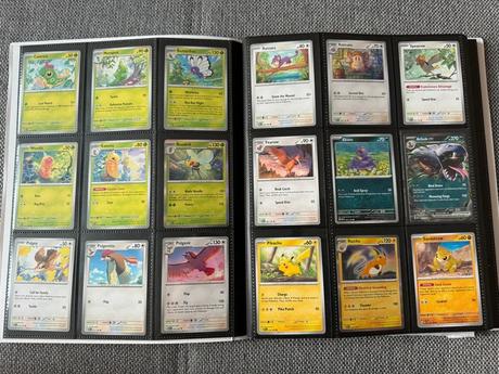 Pokémon 151 album s kartičkami 1-165 komplet,