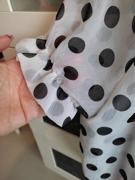 Letne bodkované šaty, 122