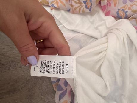 Šaty s plisovanou sukňou,