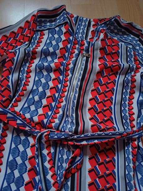 Štýlové farebné šaty, river island,128