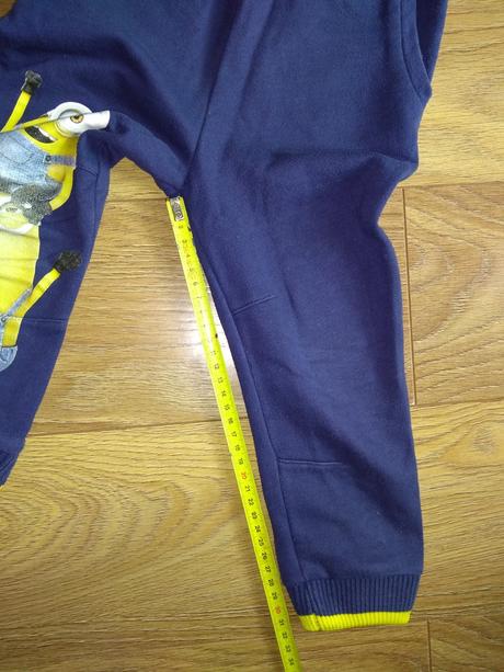 Teplaky  hrubšie 3-4 roky, rebel,98