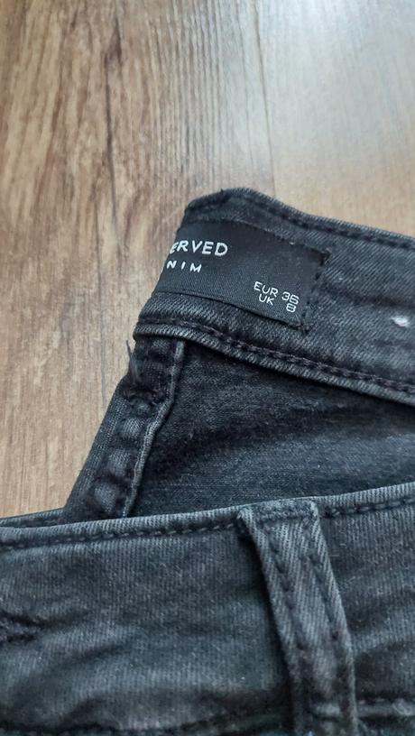 Tmavo sive rifle s ozdobou, reserved,36