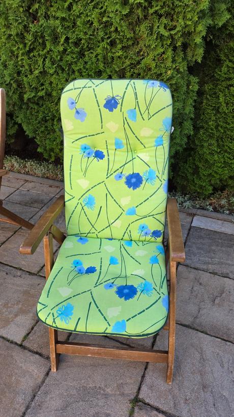 Polstrovane podsedaky na zahradne stolicky., 