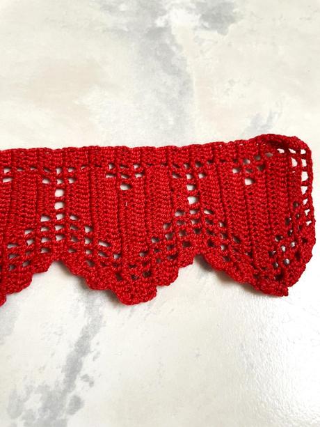 Háčkovaná vitrážka,