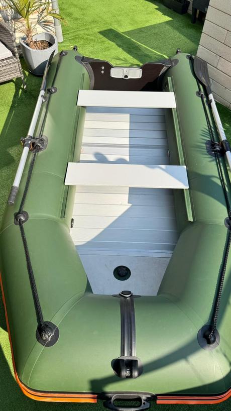 Nafukovací čln kolibri 330d, 