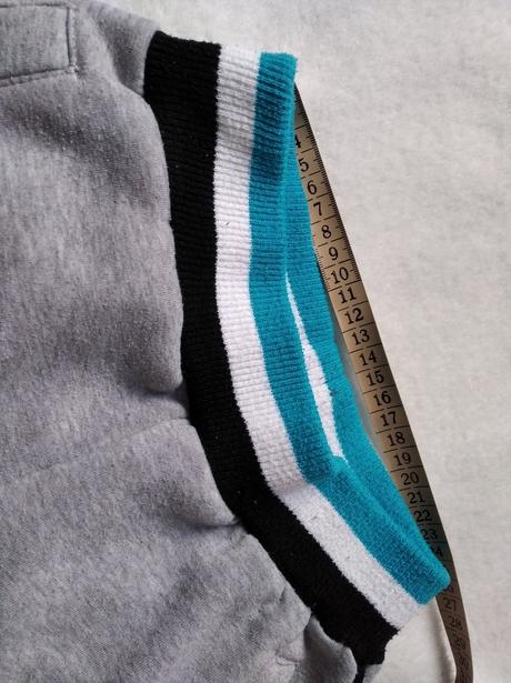 Hrubšie tepláky, 146