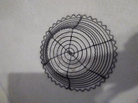 Dekoratívna misa z drôtu na ovocie, 