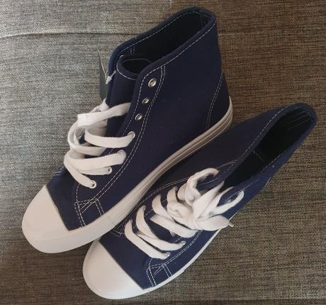 Dievčenské plátenky, 36