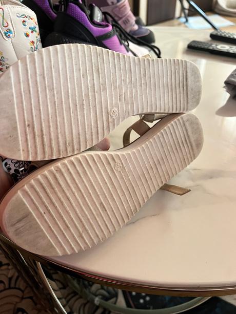 Sandalky, graceland,38