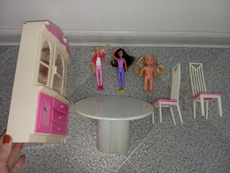 Barbie kuchynka stôl, stoličky, riadiky, 