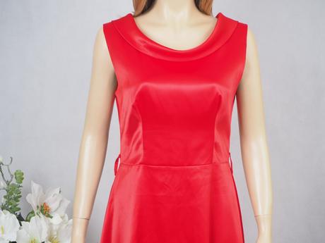 Kvalitné saténové šaty, s