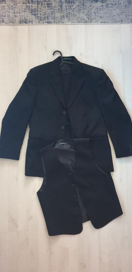 Pánsky oblek s, s