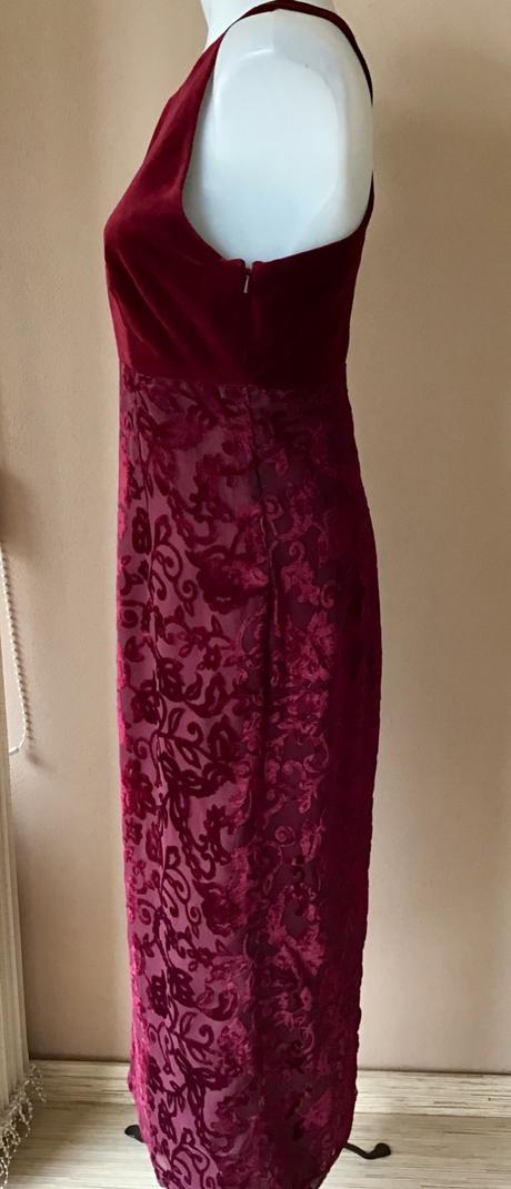 Krásne zamatové šaty monix /96, 38 / 40