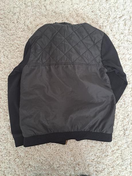 Prechodný kabát, 146