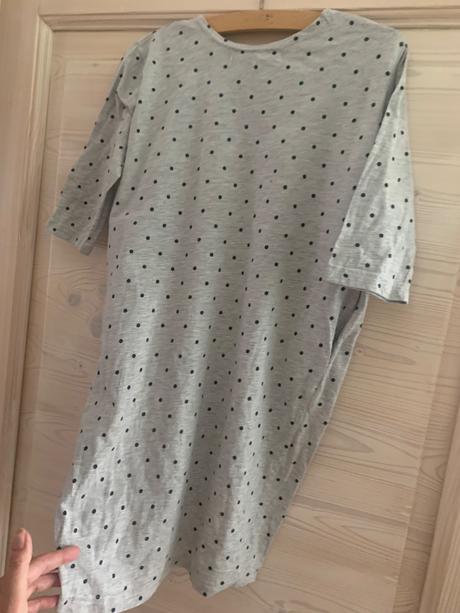 Pískacie šaty 140/146 so srdiečkom, 140