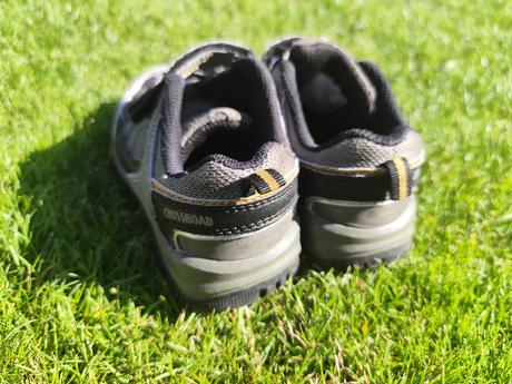 Trekové topánky, 28