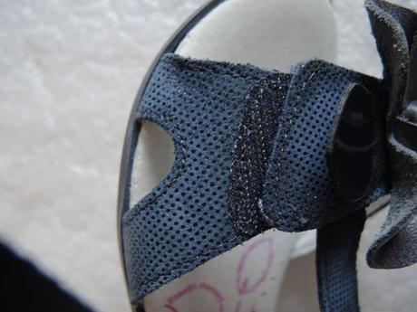 Sandálky s kvietkom, ren but,32