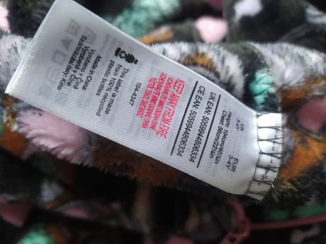 Plyšový overal, 98