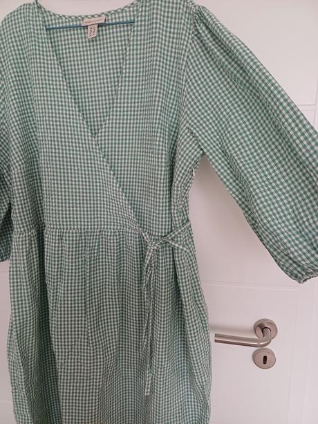 Zavinovacie šaty zo štrukturovaného materiálu, bonprix,48
