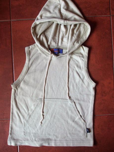 Tričko s kapucou, 122