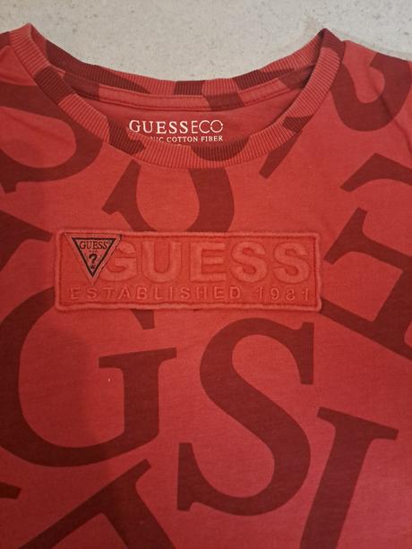 Červené tričko, guess,134