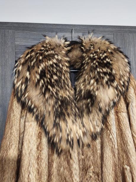 Luxusny pravy kozuch z lisky a myvala, m