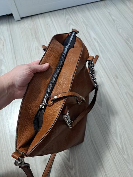 Velka kabelka bata, baťa