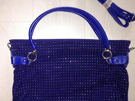 Kabelka s trblietavou aplikáciou,