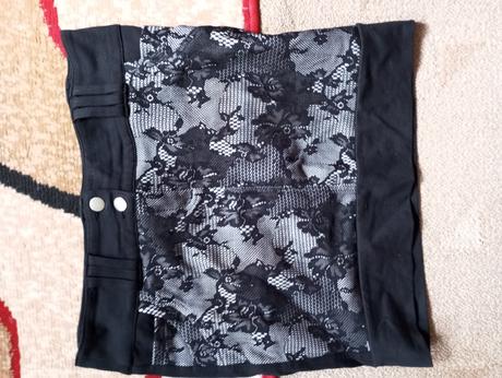 Čipkovaná sukna, m