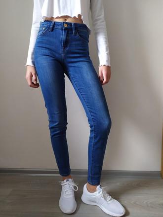 Tmavomodré rifle, tally weijl,34