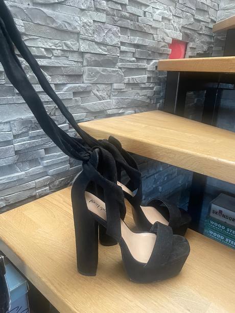 Luxusne sandalky nasty gal, 40