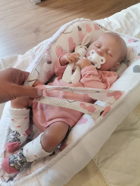 Realistická bábika,