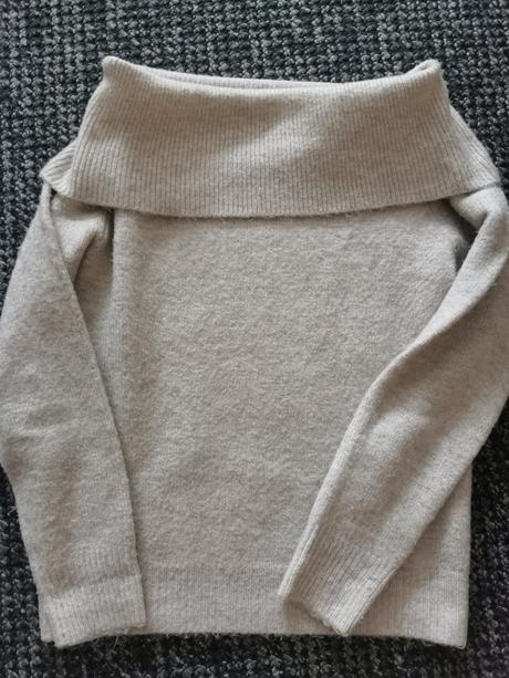 Svetrík out off shoulders, amisu,m