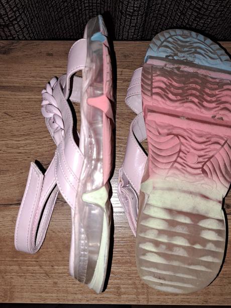 Sandále a žabky v.37, reserved,37