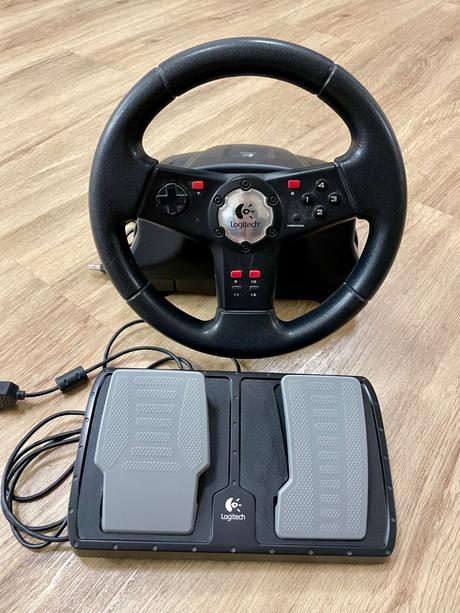 Logitech pc volant s pedálmi, 