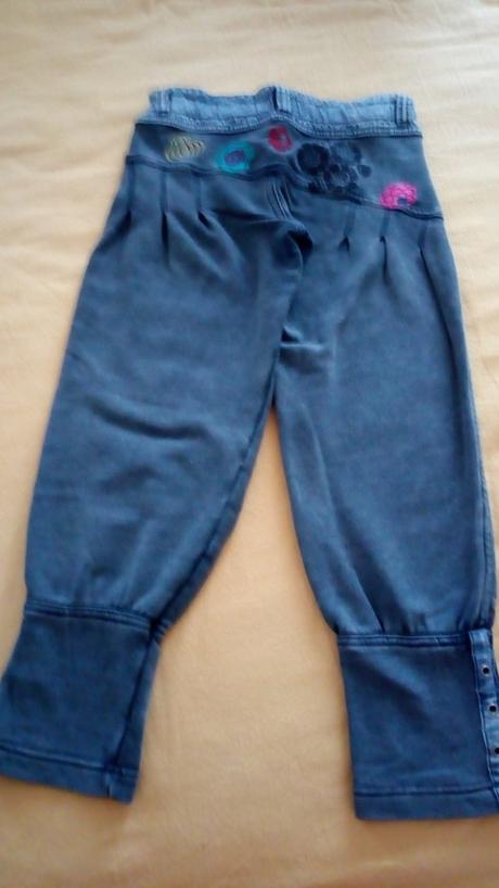 Zaujímavé tepláky aladinky, 146