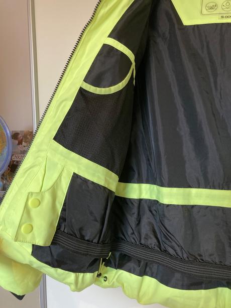 Lyziarska vetrovka, 158