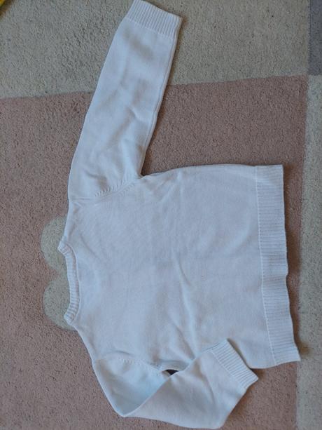 Biely svetrik veľ.86/92/98, vek 12-18mes., f&f,86