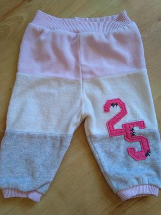 Mäkkučké tepláčiky super stav, 62