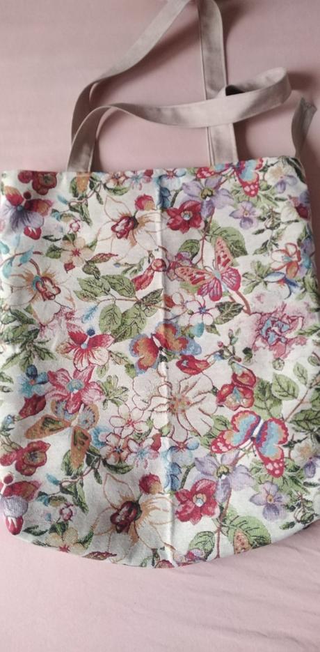 Gobelinová kabelka, 