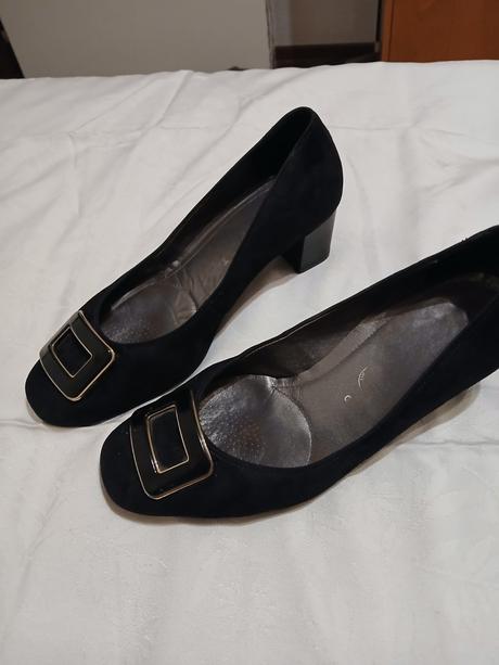 Čierne kožené poltopánky  veľ 40., 40