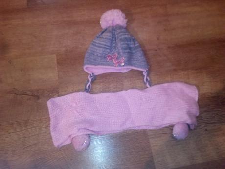 Čiapočka a šál, 86