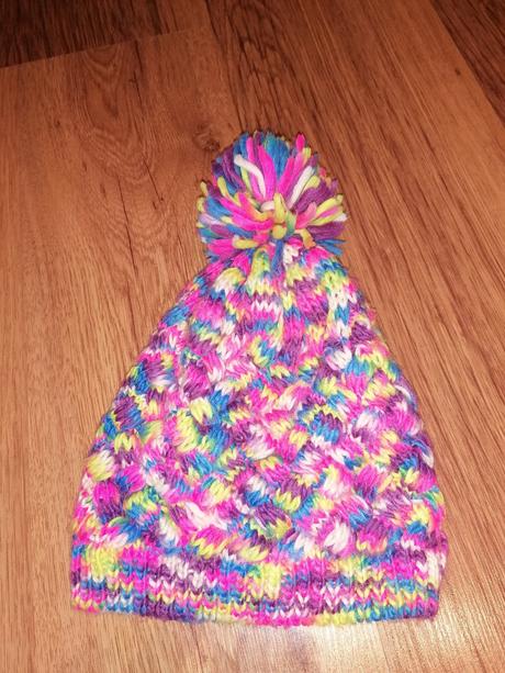 Pestrá čapica, 104