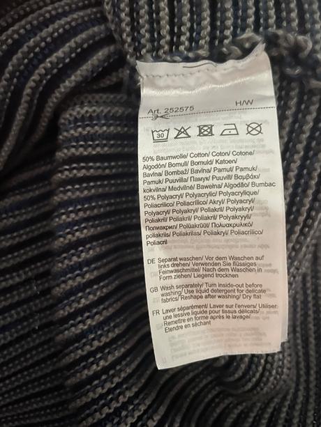 Zavinovacia svetríkova mikina, 48