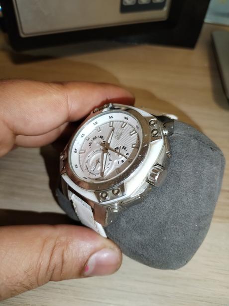 Predávam krásne hodinky,