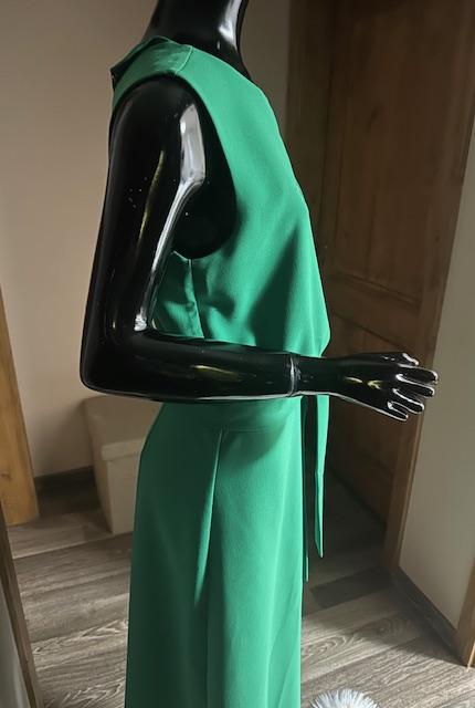 Zelené elegantné dlhé šaty bez rukávov, l / m