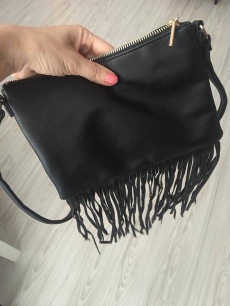 Kabelka so strapcami, 