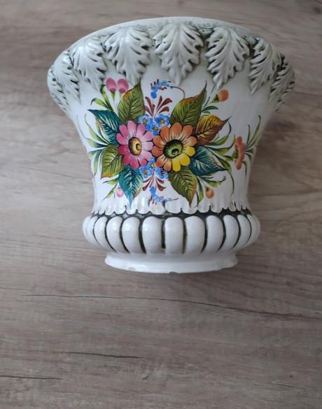 Krásny retro kvetináč, 