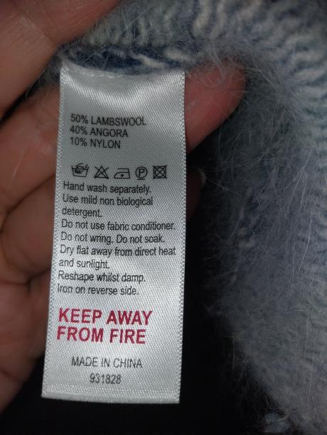 Sveter č.44, monsoon,44