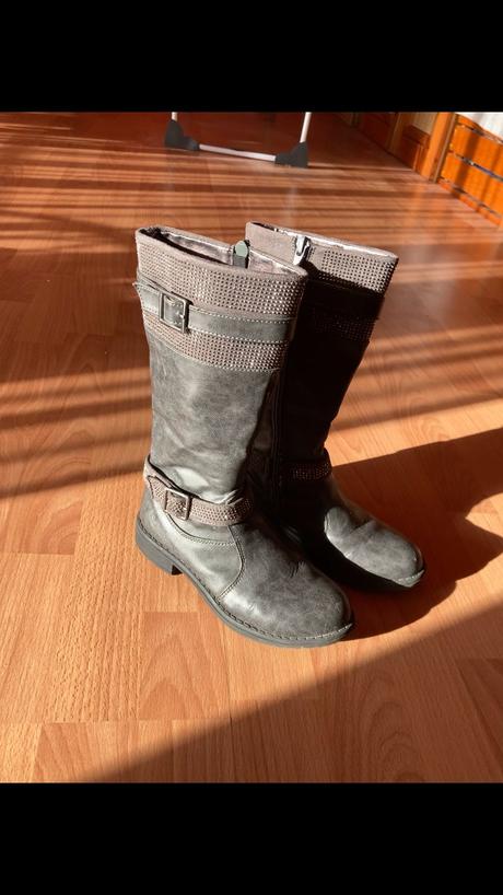 Dievčenské čižmy, 31